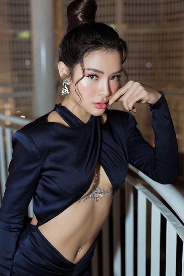 1577606814-942-my-nhan-sai-gon-duoc-moi-an-toi-gia-50000-usd-co-phong-cach-tao-bao-nhat-nam-62103948_2337755552934844_4181254665289072640_o-1577603980-width640height960