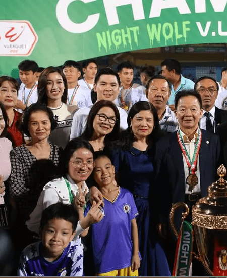 chi-mot-chi-tiet-cho-bau-hien-quy-gia-dinh-nha-do-my-linh-co-nao-2-ngoisaovn-w450-h550