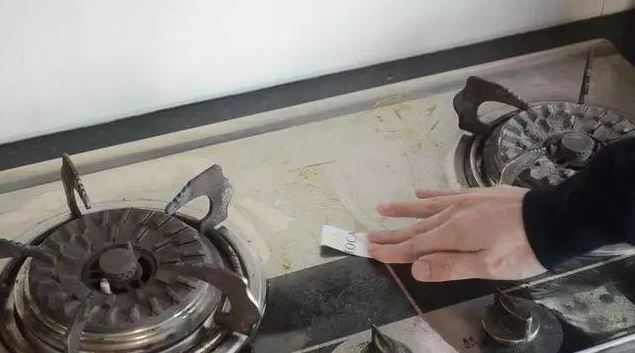 Và cả vệ sinh bếp nấu.
