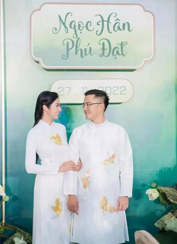 hoa-hau-ngoc-han-khong-dien-dam-cuoi-trong-hon-le-khuyen-khich-800-khach-moi-lam-dieu-nay-3-ngoisaovn-w727-h1000