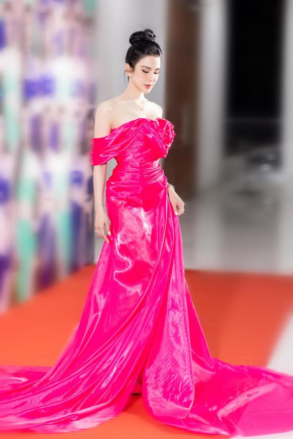 sau-khi-bi-mat-quyen-nuoi-con-trai-diep-lam-anh-lan-dau-tiet-lo-tam-trang-o-thi-hien-tai-1-ngoisaovn-w1366-h2048