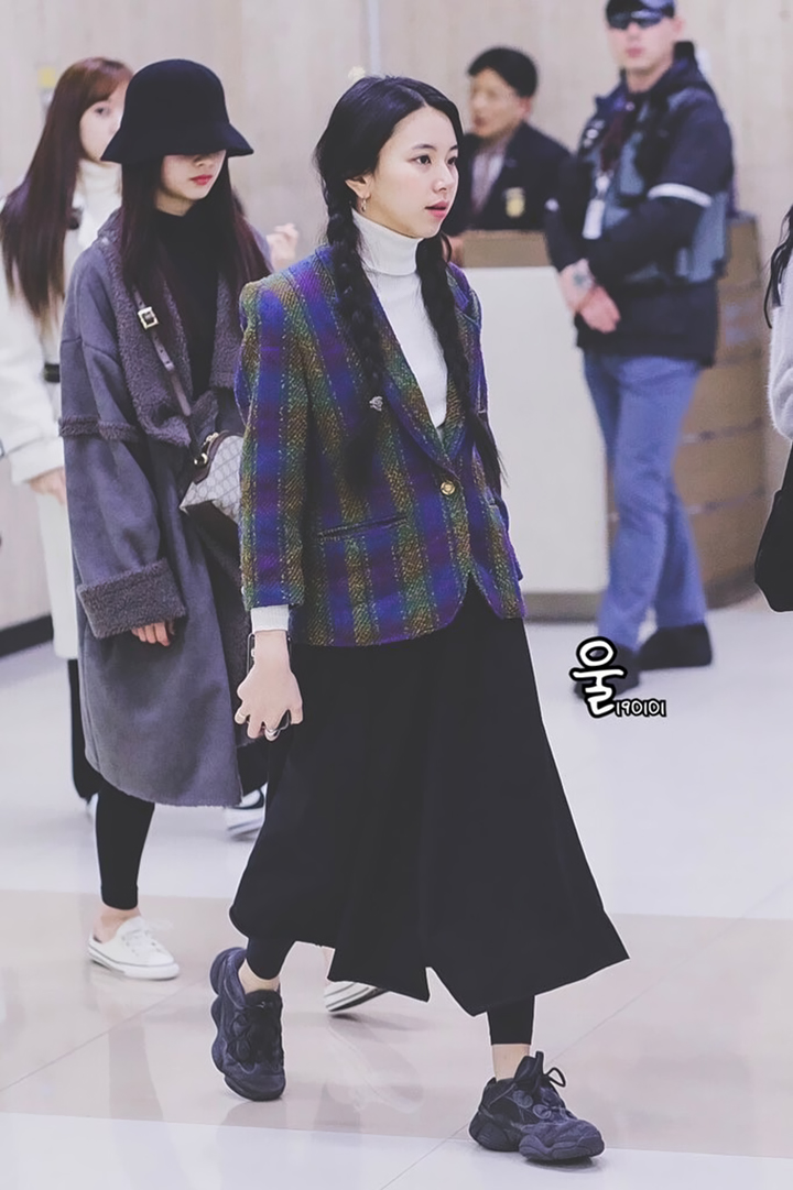 chaeyoung-credit-tw_chae