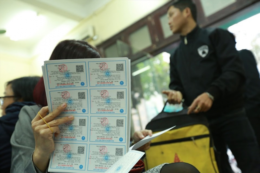NHUNG-DOI-TUONG-DUOC-MIEN-PHI100-CHI-PHI-KHAM-CHUA-BENH_KHI-THAM-GIA-BHYT-5-NAM-LIEN-TUC-1