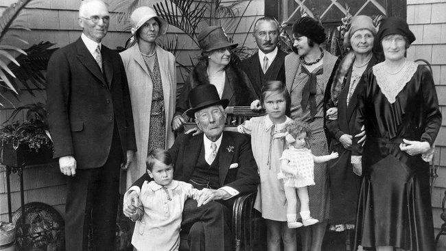 Rockefeller tin rằng một người có thể giàu lên hay không liên quan mật thiết đến việc anh ta có những phẩm chất nào. 