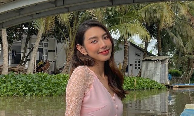 chuyen-it-viet-ve-tuoi-tho-khon-kho-cua-hoa-hau-thuy-tien