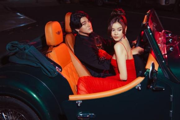 truong-quynh-anh-choi-lon-khi-choang-khan-tam-tinh-het-nac-ben-trai-la-trong-bo-anh-valentine-11-ngoisaovn-w700-h467