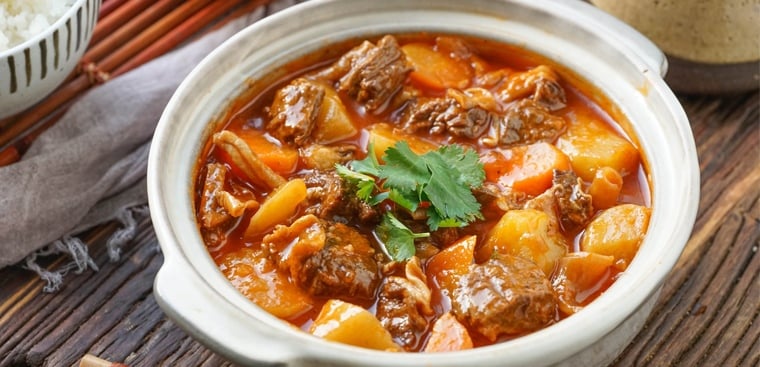 cach-lam-suon-bo-ham-khoai-tay-ca-rot-1