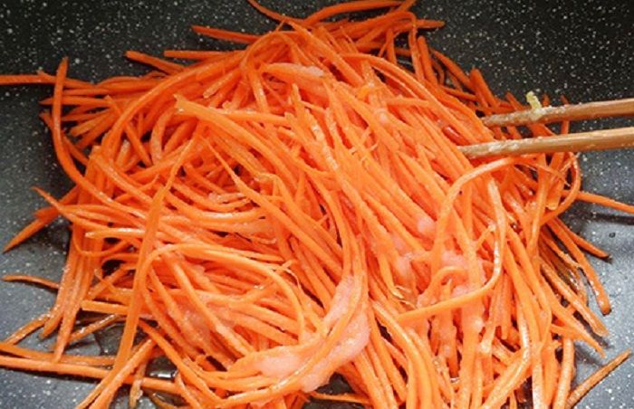 76878-sen-mut-ca-rot-soi-ngay-tet-700x452