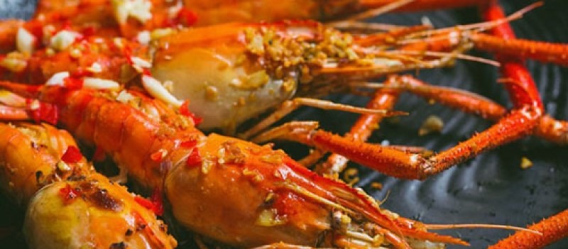 tom-cang-xanh-nuong-muoi-ot