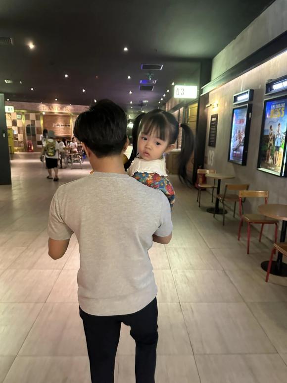 dam-thu-trang-tung-clip-ngot-ngao-cua-chong-va-con-gai-cuong-do-la-cung-lap-tuc-ki-niem-dieu-nay-3-ngoisaovn-w1536-h2048