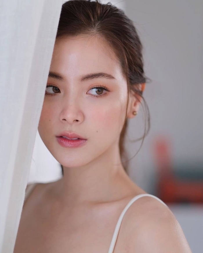 baifern-pimchanok-quyen-ru-voi-nhung-man-khoe-lung-tran-goi-cam-c0be95ec-165315722