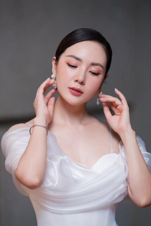 casi-phuonglinh-ngoisaovn-2-ngoisaovn-w1366-h2048