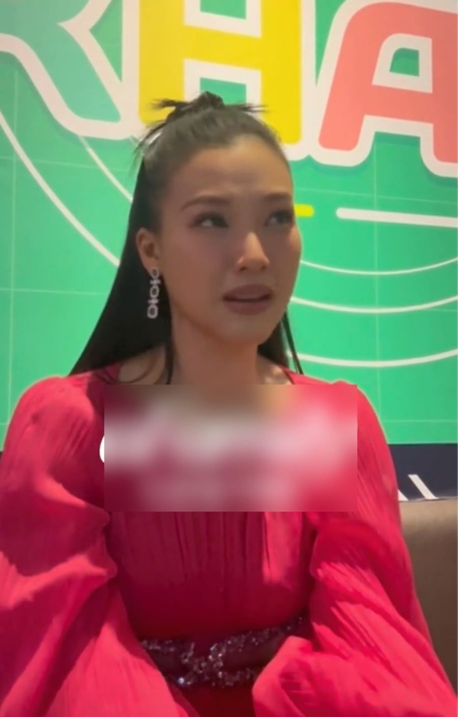 hoang-oanh-lan-dau-bat-khoc-nhac-ve-song-gio-hon-nhan-voi-chong-tay-d2dfa4ed