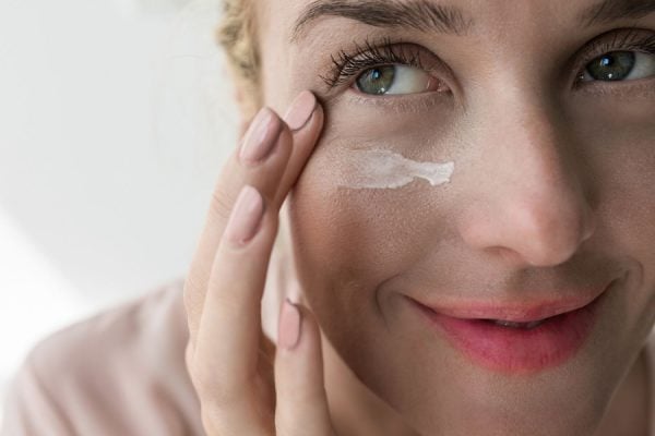 cac-buoc-cham-soc-da-tuoi-40-skincare-routine-1-600x400