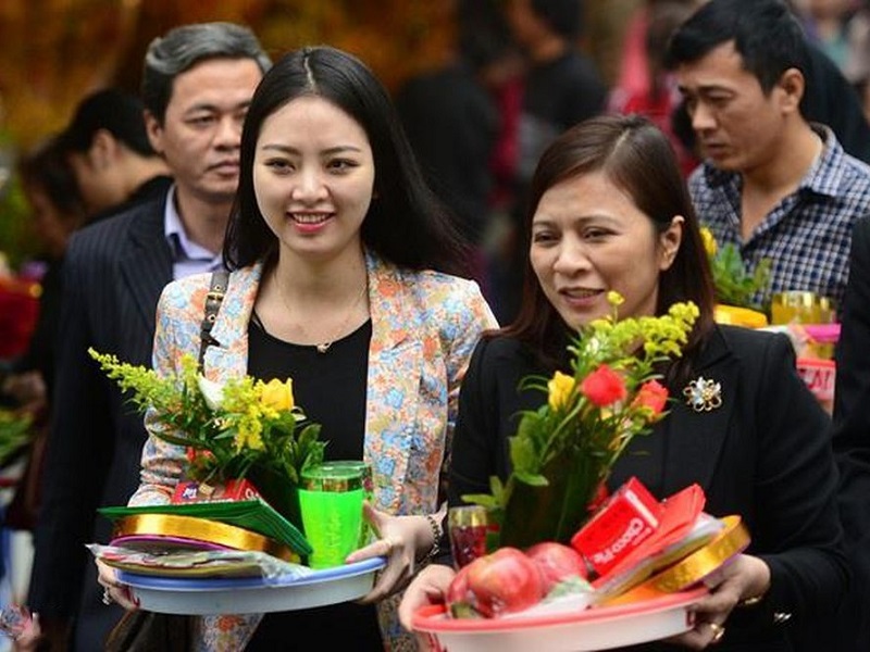 can-chuan-bi-gi-khi-di-le-chua-1
