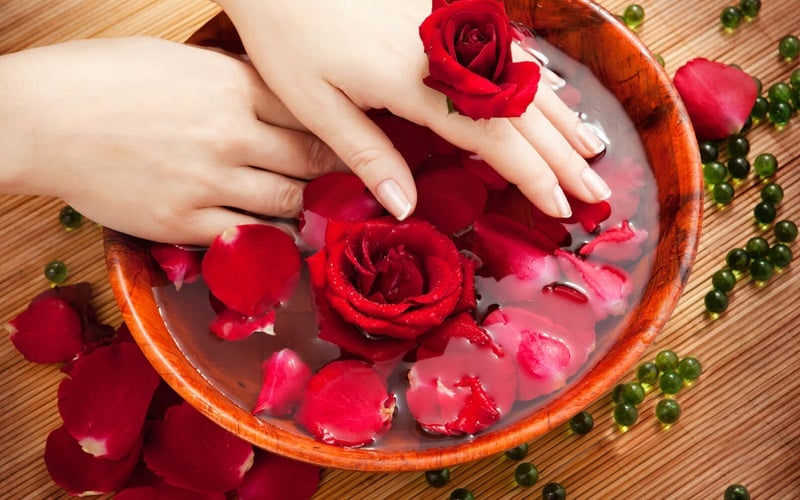 rose-water-for-skin-dermatocare-1200-600