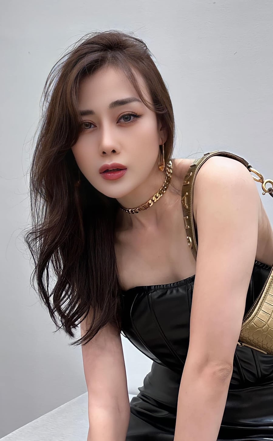 v-phuong-oanh-16823224505501352576111