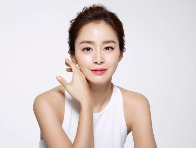 Kim Tae Hee chỉ chọn những loại sản phẩm phù hợp với Mừng SHBET phiên bản mới 2025 của mình.