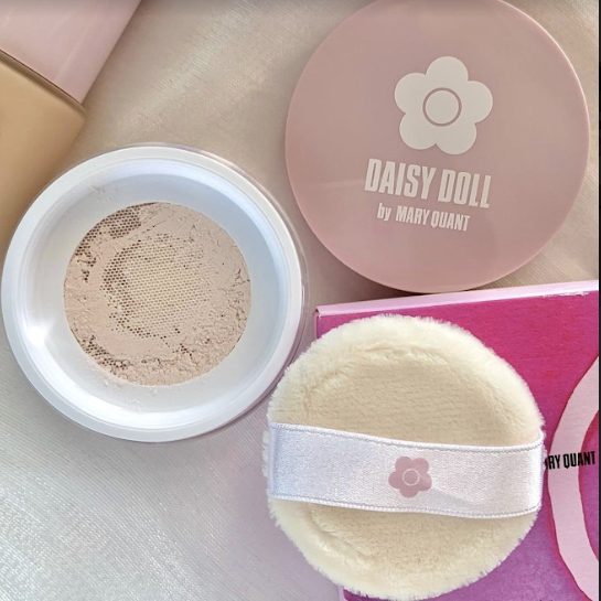 Loose Powder tích hợp 4 công năng không thể thiếu cho phái nữ đẹp bền bỉ 4 mùa trong năm. 
