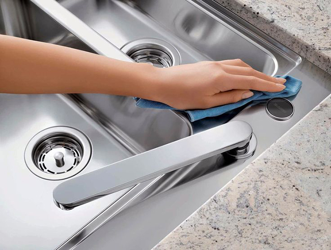 cach-tay-ri-set-tren-inox-6