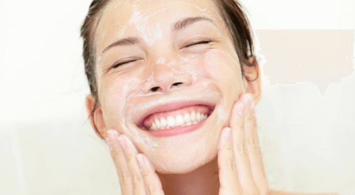 double_cleansing_la_giai_phap_lam_sach_sau_toi_tung_lo_chan_long_0e2a26c1edda40d896ff342bc8c56fb7