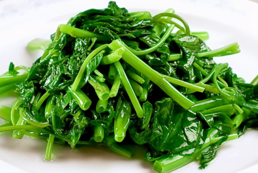 luoc-rau-muong-dung-voi-tha-ngay-vao-nuoc-lam-them-buoc-nay-rau-xanh-muot-muot-hap-dan-184257-08531123