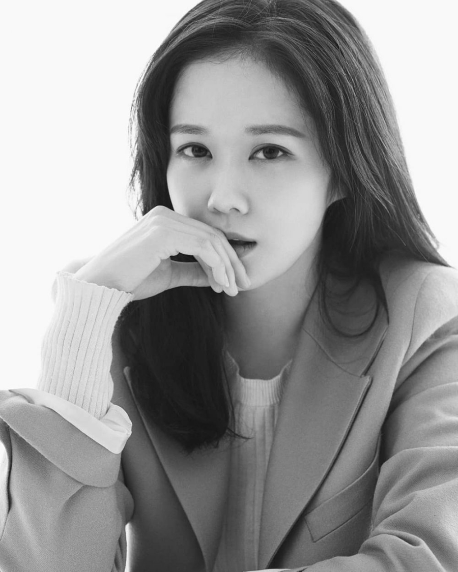 harper-bazaar-phim-cua-jang-na-ra-nara0318-2-e1655437538469