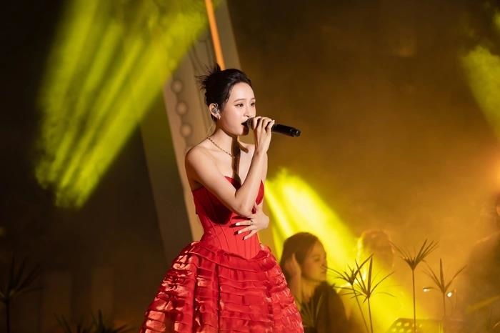 hien ho