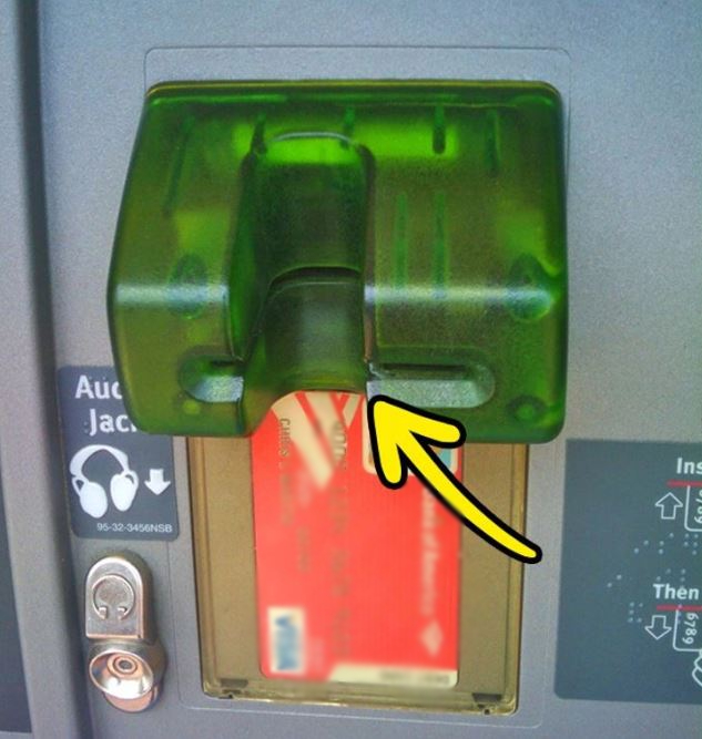 rut-tien-o-may-atm-can-chu-y-4-dau-hieu-nay-01