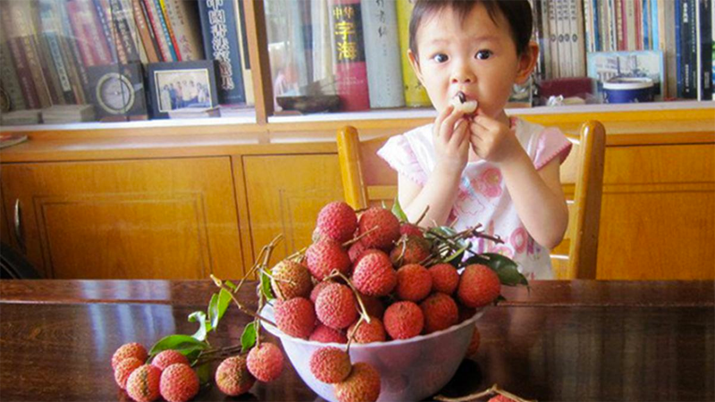 nhung-ai-can-han-che-an-vai-thieu-2_800x450