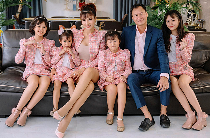 vu thu phuong va chong con