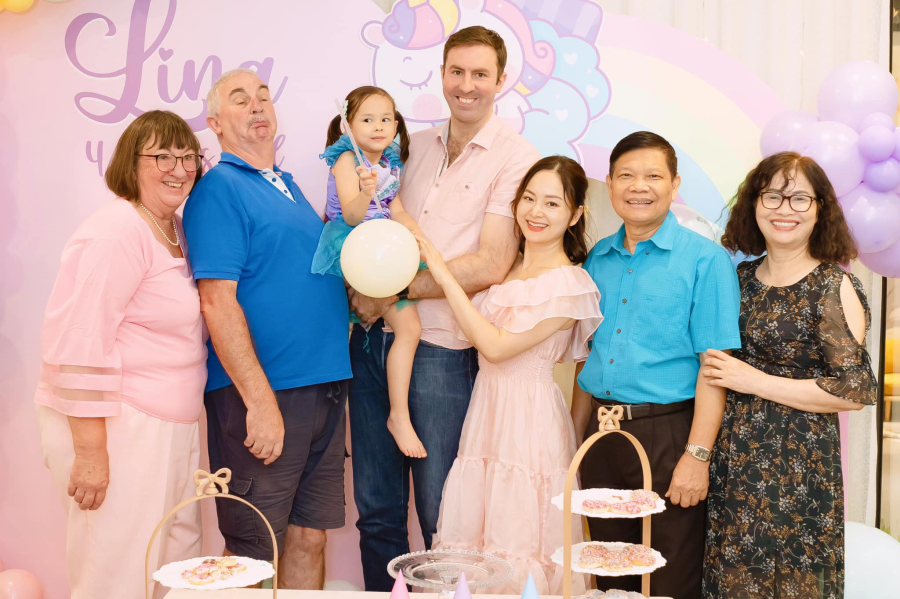 Lan phuong va gia dinh