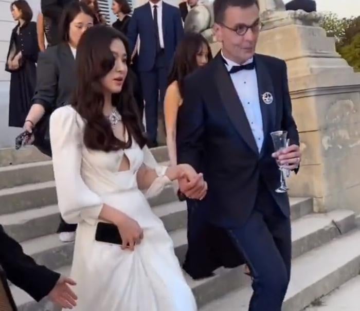 song hye kyo va nguoi dan ong