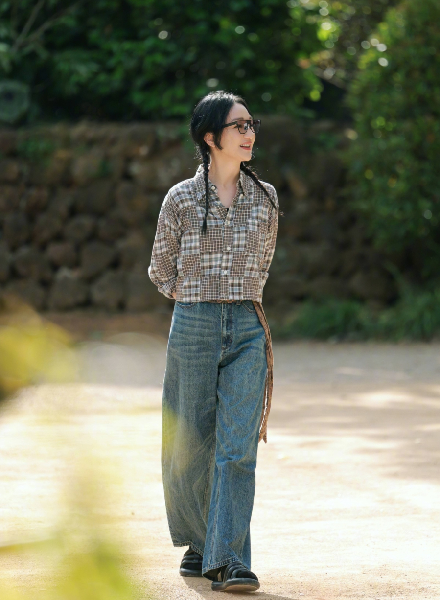 chau tan denim