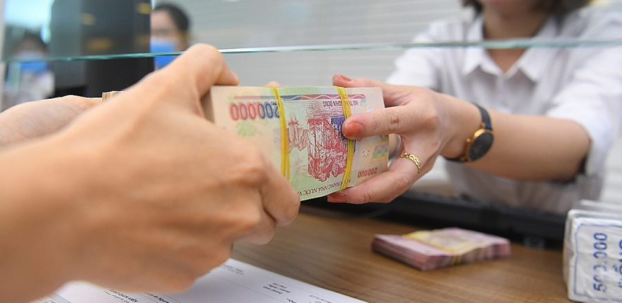 du-bao-lai-suat-tang-co-nen-gui-tien-tiet-kiem-trong-nam-2023-221058