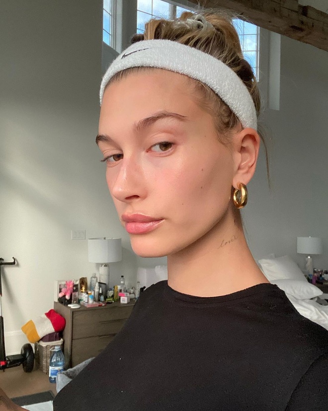 Hailey_Bieber_meo_duong_da_3_1