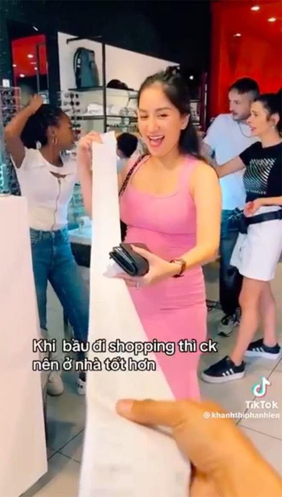 phan-hien-hao-phong-dan-vo-bau-di-mua-sam-den-khi-nhin-hoa-don-moi-tai-mat-2-ngoisaovn-w660-h1160
