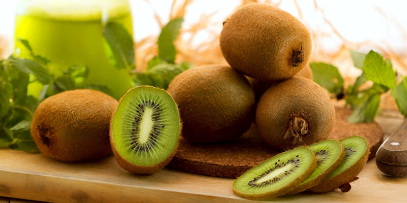 kham-pha-bi-quyet-lam-trang-da-hieu-qua-tu-kiwi-202202161044002371