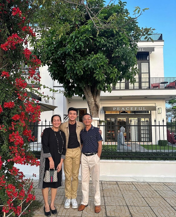 Căn biệt thự của Quốc Trường được đặt tên là Peaceful.
