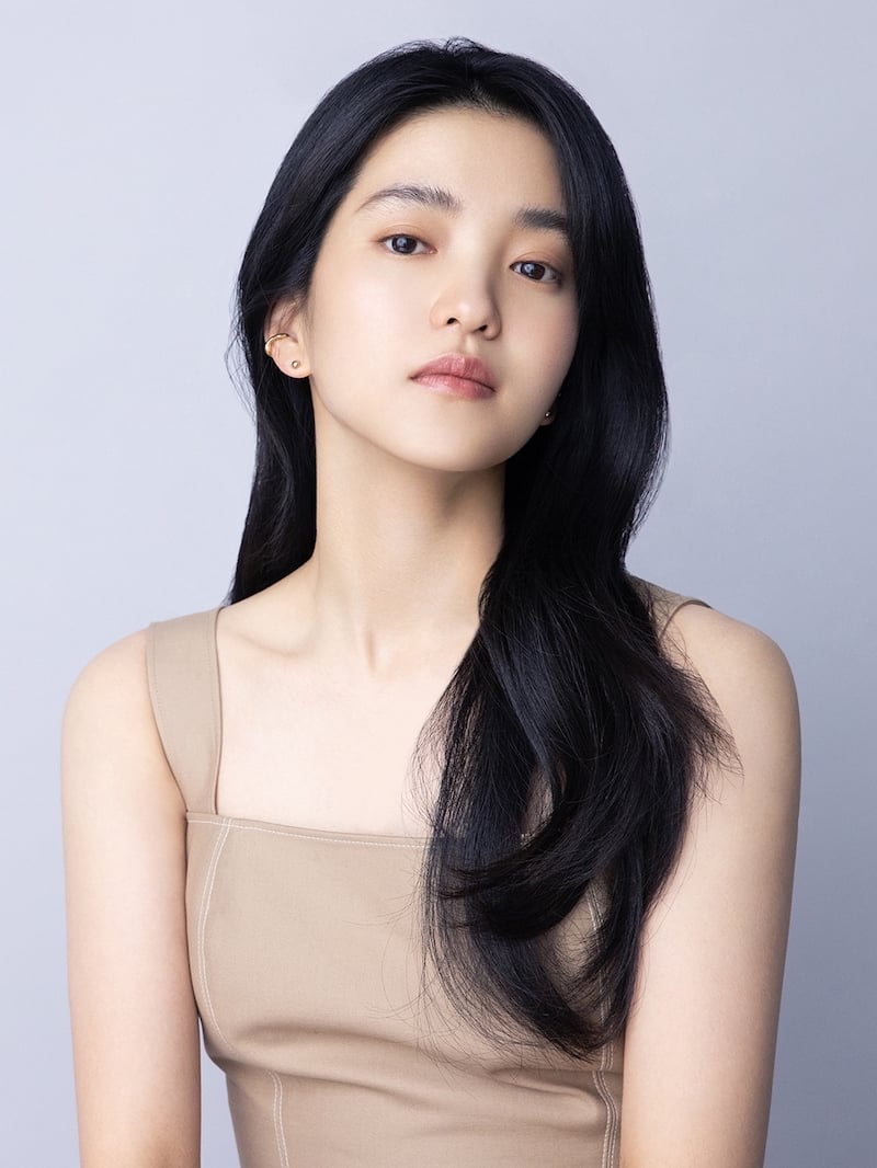 my-nhan-xu-han-thuong-xuyen-xuat-hien-voi-toc-dai