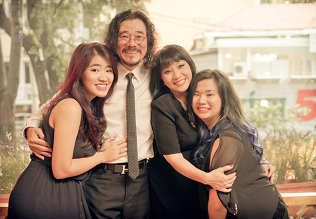 gia dinh khac triu cam van
