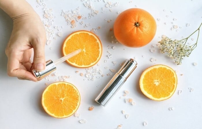 vitamin_c_mang_kha_nang_chong_lao_hoa_da_cao_va_lam_trang_da_hieu_qua_12fba63020be4bfda63ea04e2d0e3653