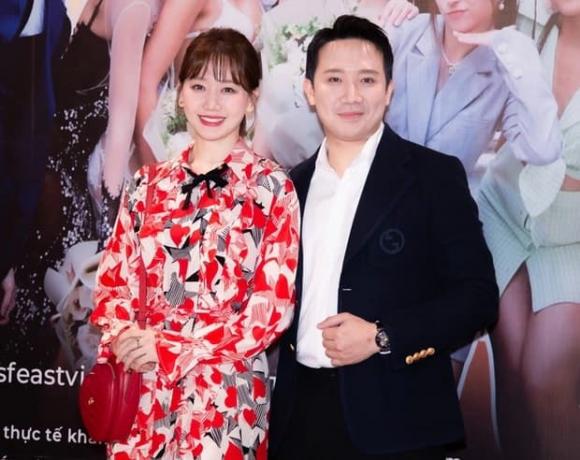 tran-thanh-va-hari-won-22dinh-nhu-sam22-tai-su-kien-nhan-sac-qua-camera-thuong-cua-cap-doi-the-nao-2-ngoisaovn-w620-h492