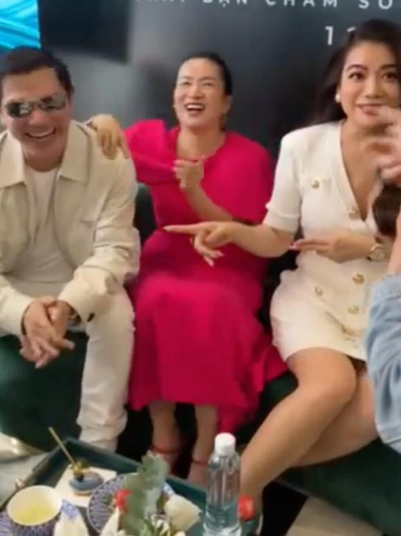 truong ngoc anh gap lai chong cu