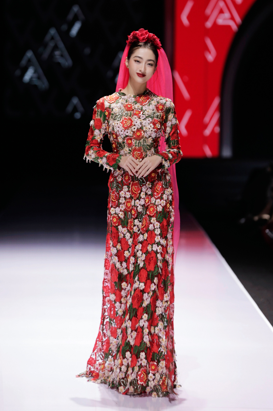 luong thuy linh thoi trang