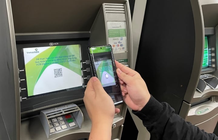 rut tien khong can dung the atm