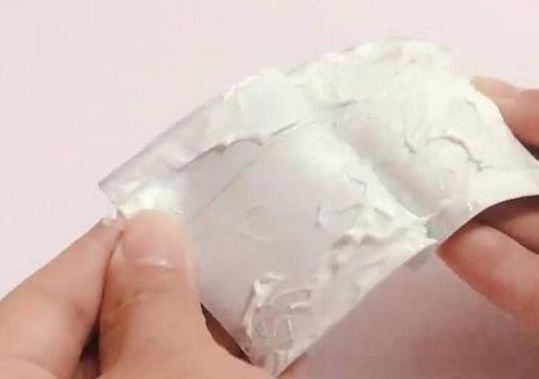 bo-vo-kem-danh-rang-vao-bon-cau-04