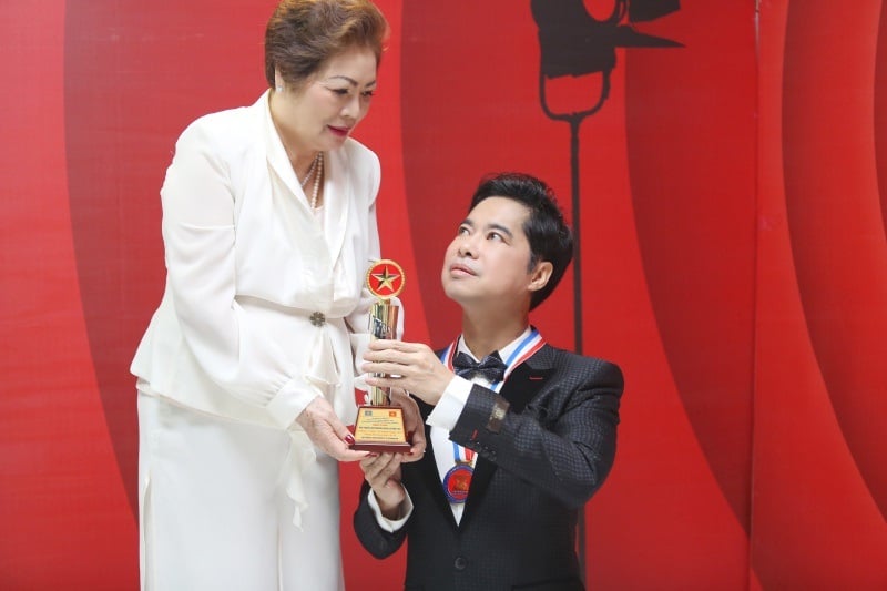 ngoc son va tinh yeu lon