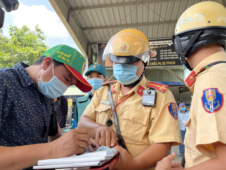 Xử lí vi phạm giao thông