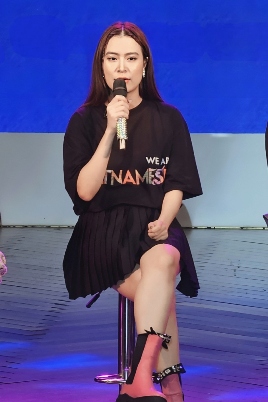 hoang thuy linh